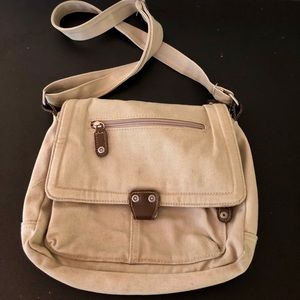 Khaki purse with 3 pockets